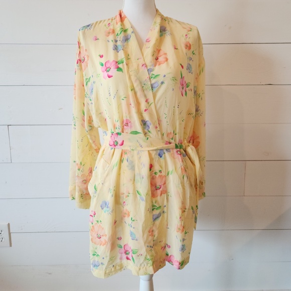 Victoria's Secret Sheer Yellow Floral Short Robe -Kimono Wrap Style - One Size - Picture 1 of 10